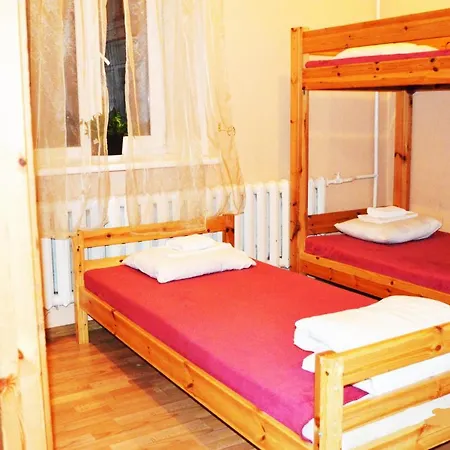 Family Hostel *